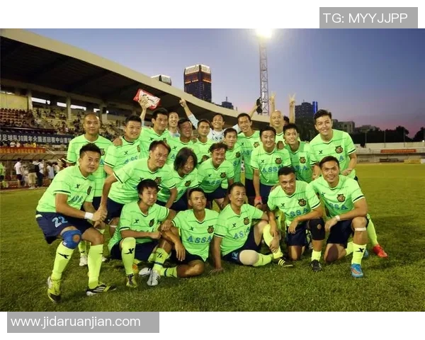 大家对香港足球明星队的表现与未来发展进行深入评价与探讨 大家对香港足球明星队的表现与未来发展进行深入评价与探讨