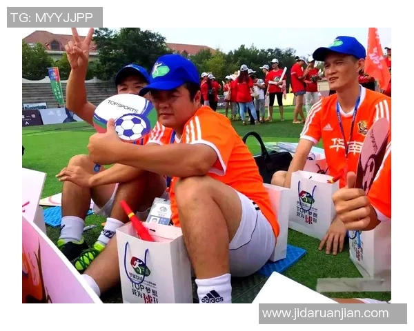 花式足球明星化身老年人展现独特魅力与幽默风趣的精彩瞬间 花式足球明星化身老年人展现独特魅力与幽默风趣的精彩瞬间