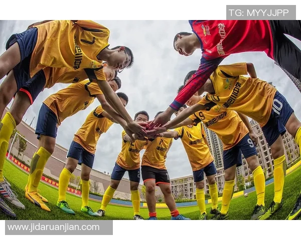 足球明星的小儿子追逐梦想的旅程与成长故事 足球明星的小儿子追逐梦想的旅程与成长故事